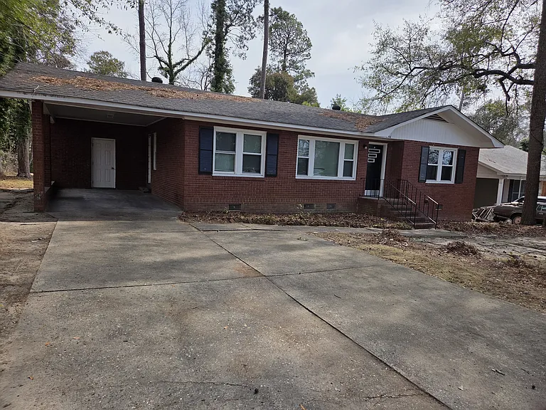 356 Victoria Dr — Photo 1