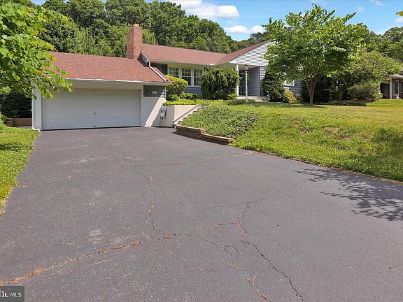 3rd image of 2520 Hopewell Rd