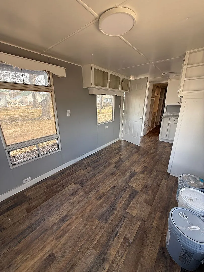 2 bedroom/1 bathroom mobile home — Photo 2
