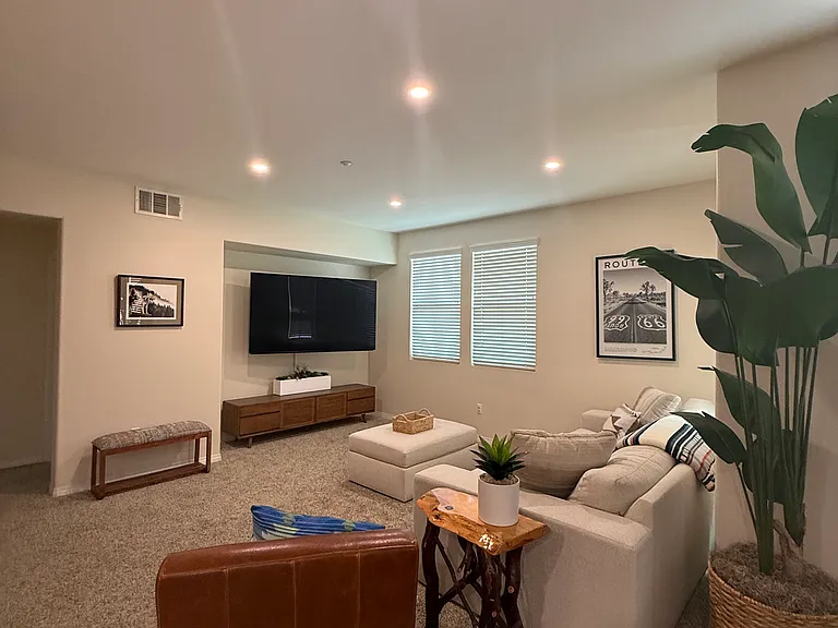 243 Riverdale Ct — Photo 6