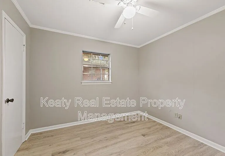 137 Amber St — Photo 23