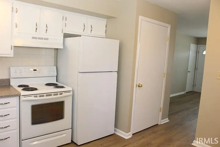 2555 Stanley Ct — Photo 5
