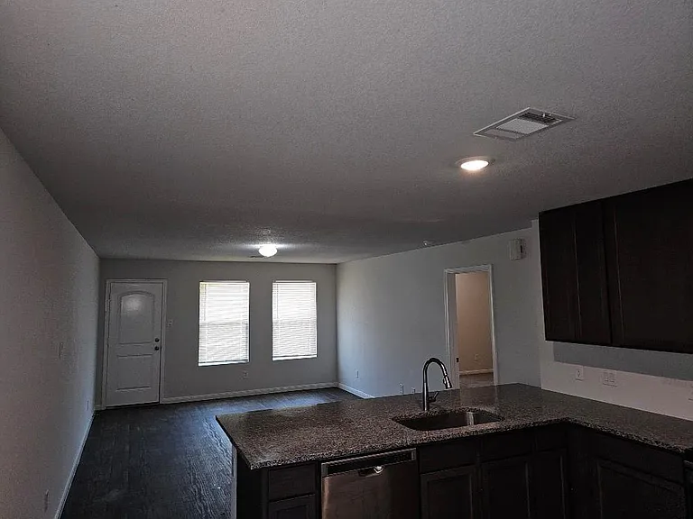 15118 Sorrento Bay Cir — Photo 4