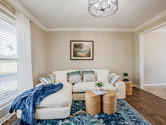 5th image of 3015 Stanford Rd