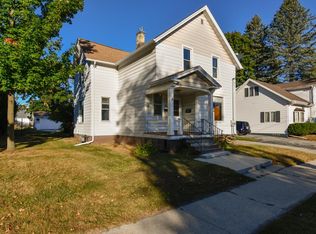 628 N 7th St, Manitowoc, WI 54220