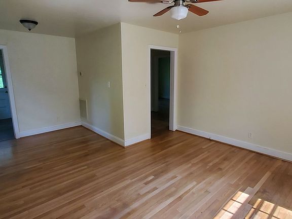 4th image of 627 Scott Ave #627