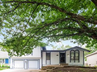 1413 S Pawnee Dr, Olathe, KS 66062