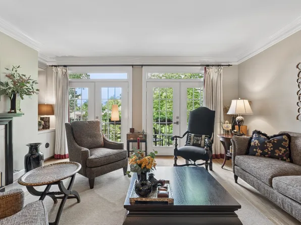 3737 W End Ave APT 205, Nashville, TN 37205