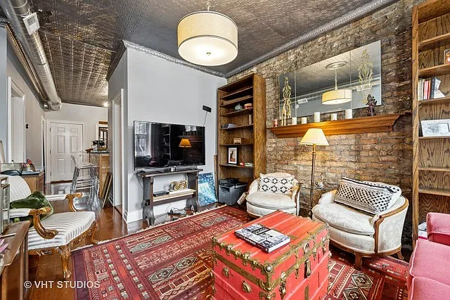 2020 W 23rd St — Photo 3