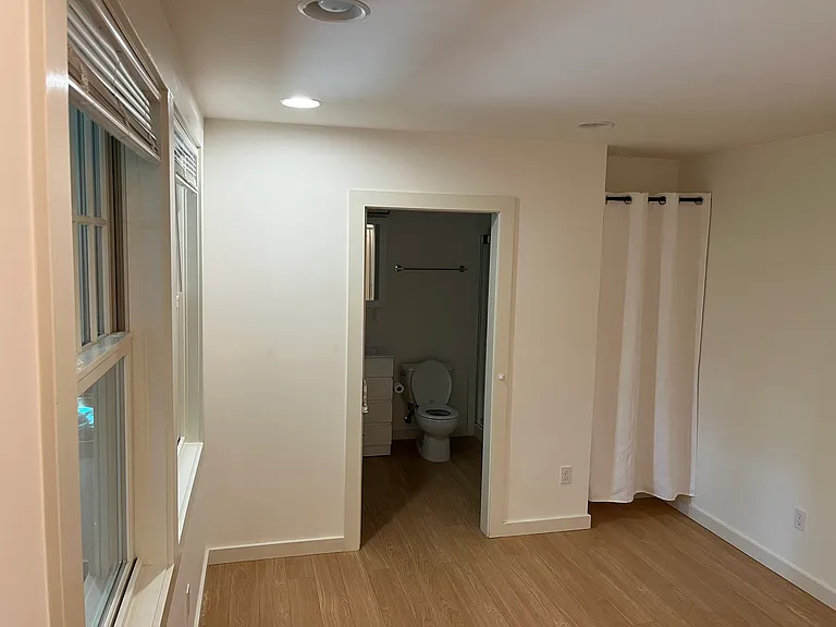 2733 NE 29th Ave #B — Photo 14