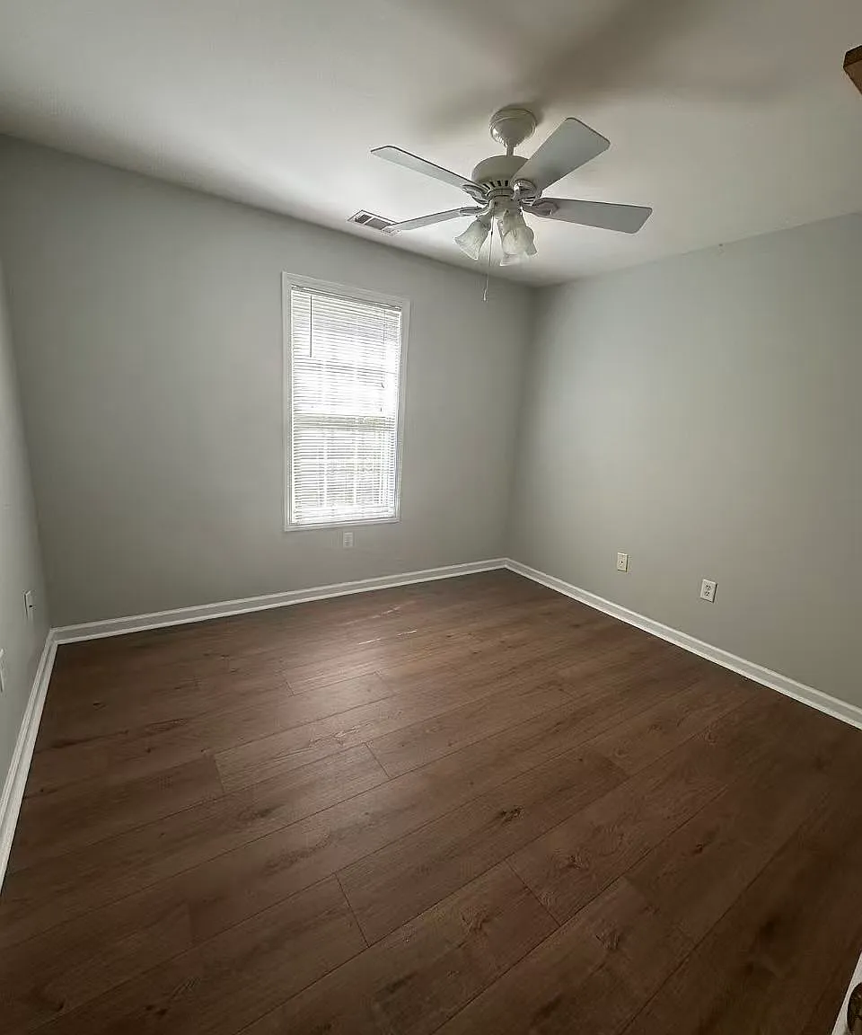 3 bed, 1205 sqft, $1,950 — Photo 1