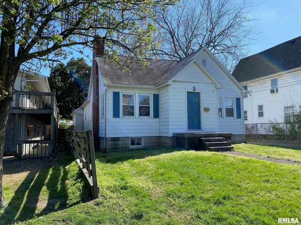 711 W College St, Carbondale, IL 62901