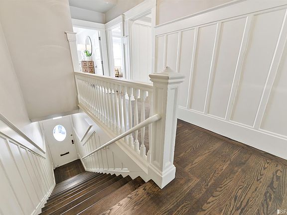 3rd image of 1031 Jones St