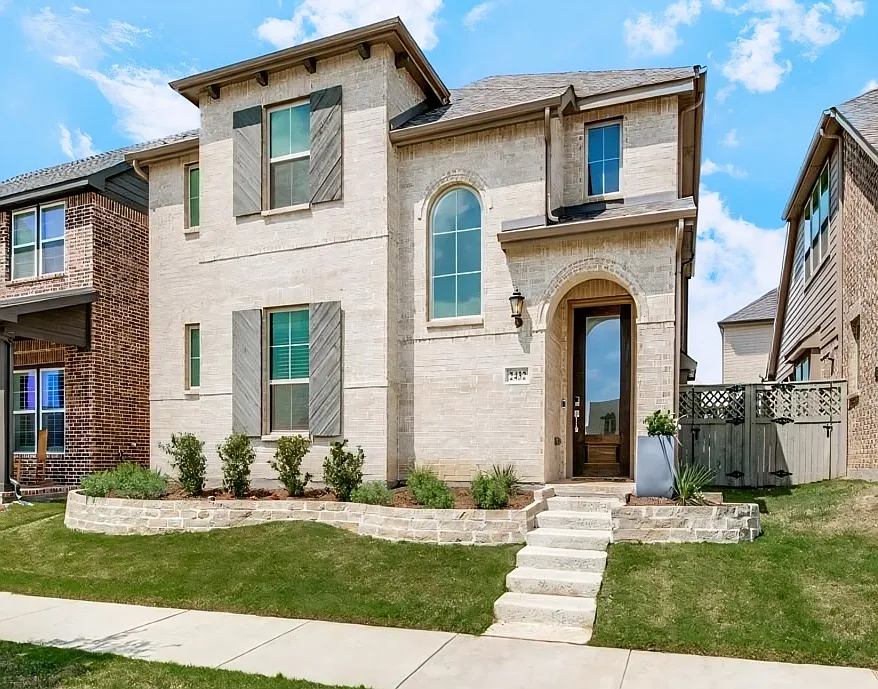 2432 Elm Pl