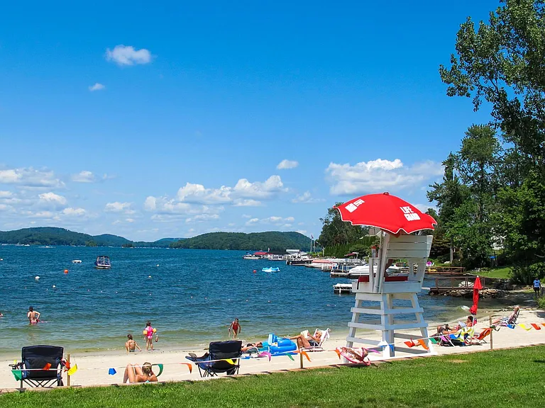 Private beach, Lifeguard on duty