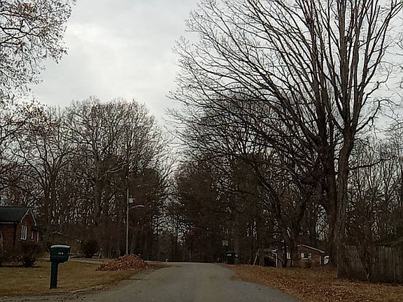 5th image of 1609 Dogwood Ln