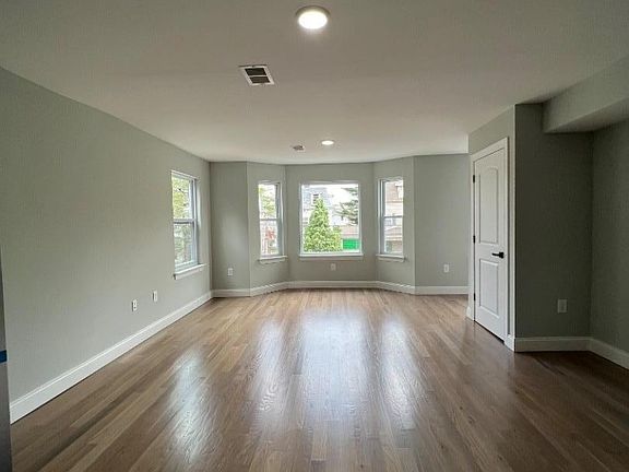 5th image of 562 Madison Ave #2