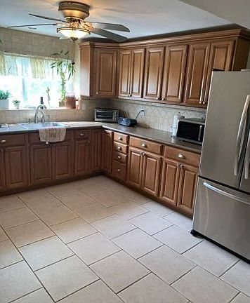 4th image of 38 W 21st St
