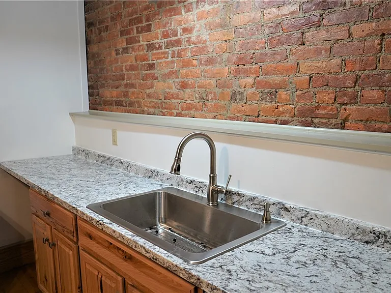 54 North Ave — Photo 5