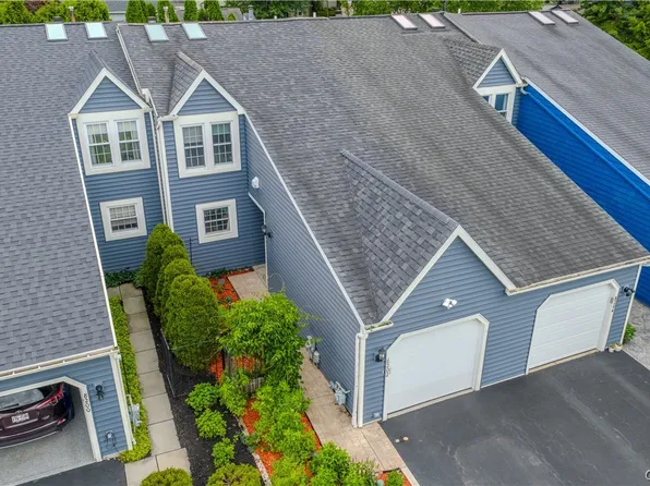 8202 Beehive Cir, Liverpool, NY 13090