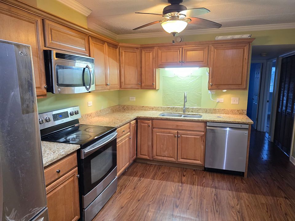 SS appliances and granite counter tops.