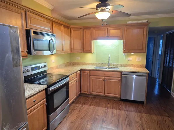 491 Timber Ridge Dr APT 202, Carol Stream, IL 60188