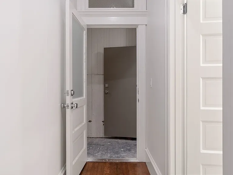 547 Union St — Photo 28