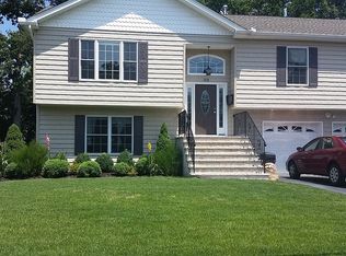 218 Atlantic Dr, Parsippany, NJ