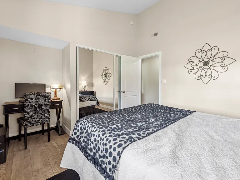 2508 Navarra Dr #402 — Photo 18