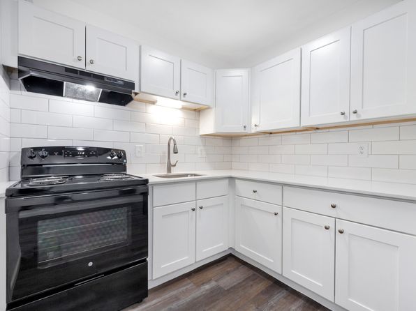 1045 River St APT 32