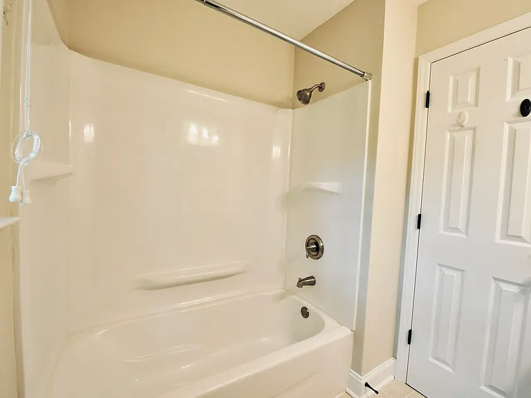 962 Saint Catherines Dr — Photo 29