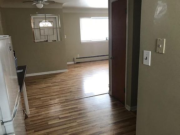 3rd image of 1539 W Farnum Ave