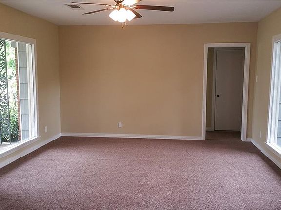 3rd image of 605 NW 15th St