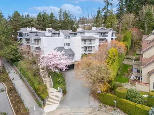 2733 Atlin Pl #203, Coquitlam, BC V3C 5B1