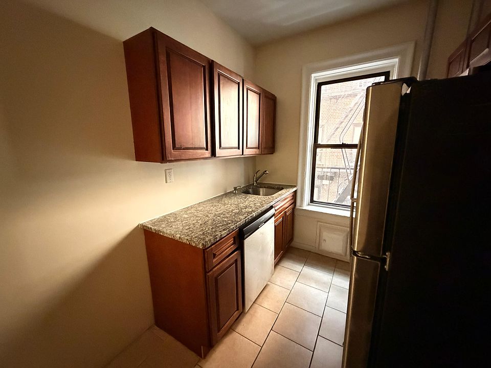1st image of 322 Fairmount Ave #211E