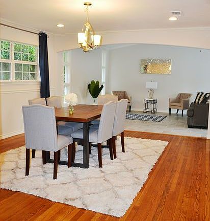 5th image of 303 Calumet Pl