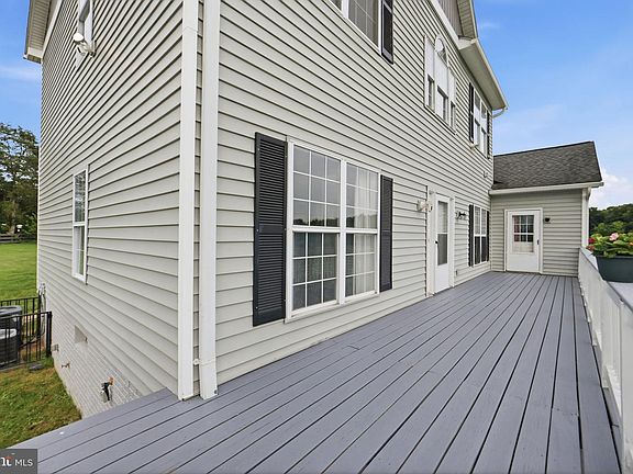 3rd image of 15001 Fleetwood Dr