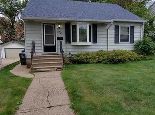 1701 3rd St E, Saint Paul, MN 55106