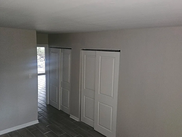 343 W Hawthorne Cir #6 — Photo 7