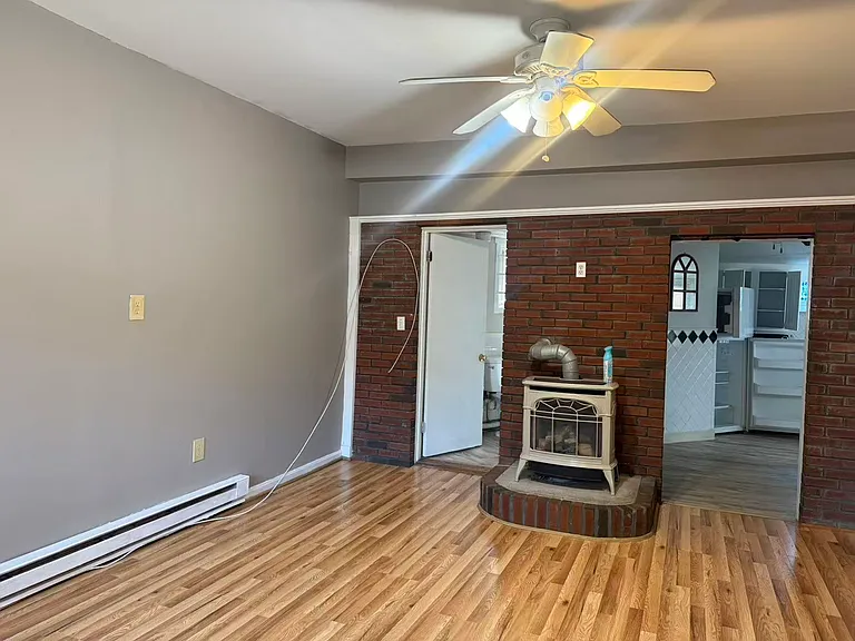 213 Centre St — Photo 6