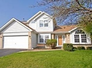 465 Cimarron Dr W, Aurora, IL 60504