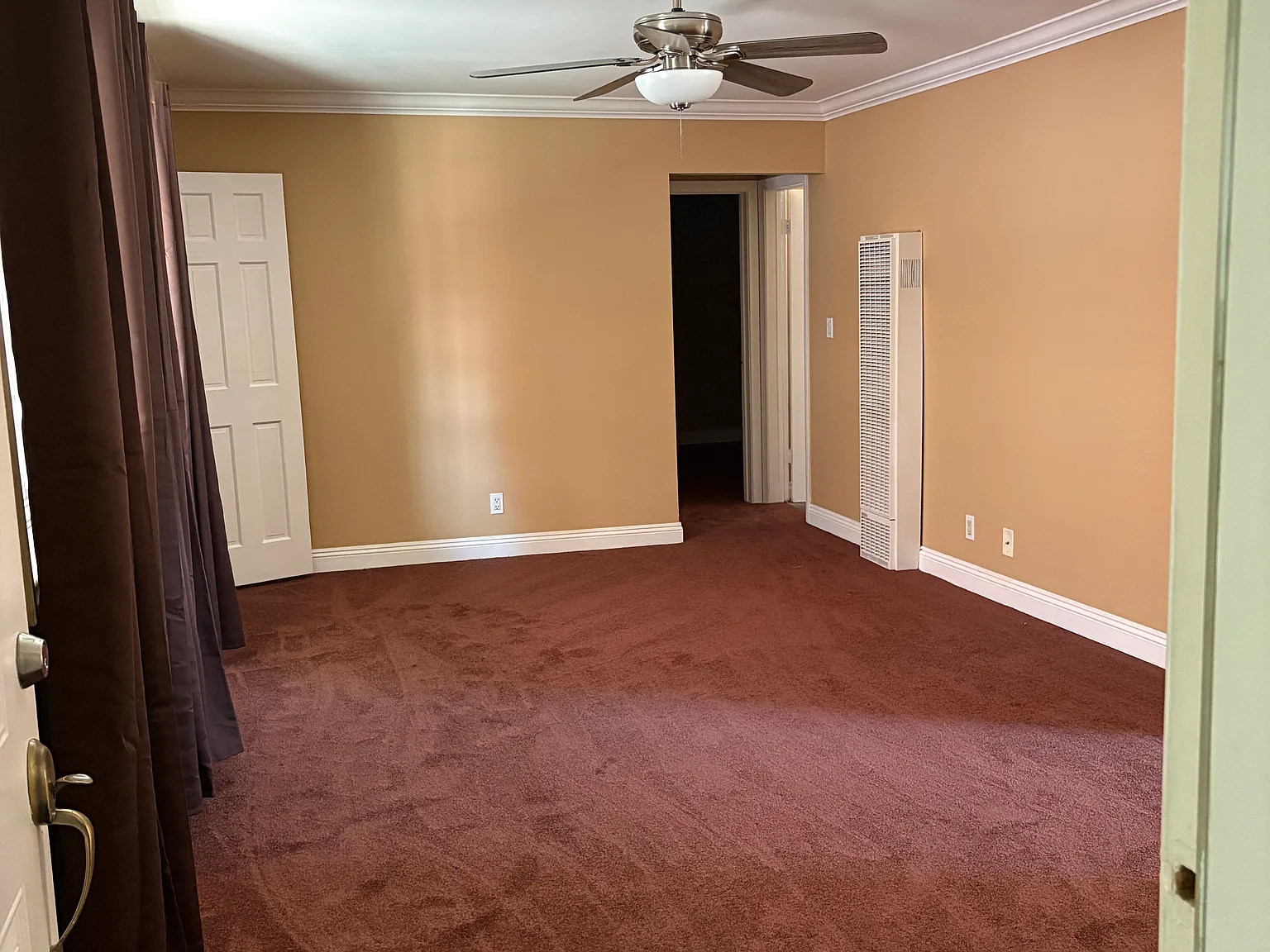 2 bed, 900 sqft, $2,200 — Photo 2