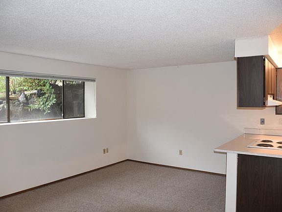 5th image of 16541 5th Ave NE APT 1