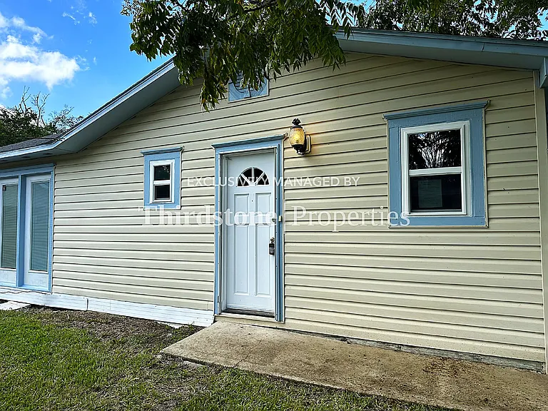 2965 Armstrong St #B — Photo 10