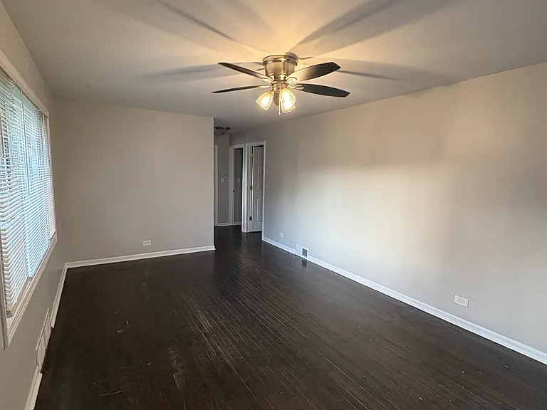 51 S Seymour Ave — Photo 9