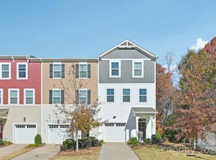 2932 Pirates Pl, Charlotte, NC 28216