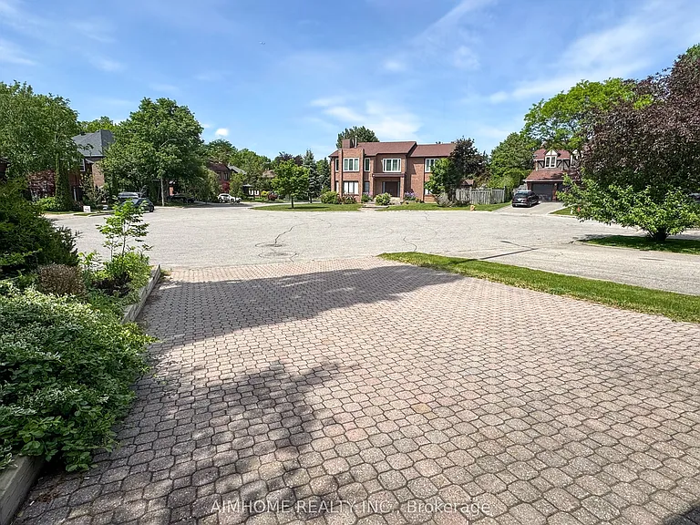 103 Clarinda Dr — Photo 2