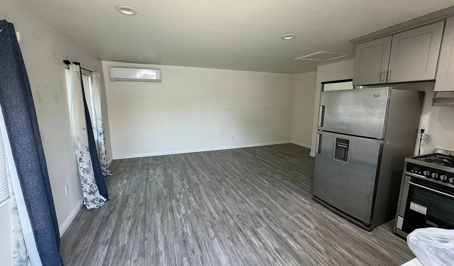 2916 E Thompson St — Photo 2