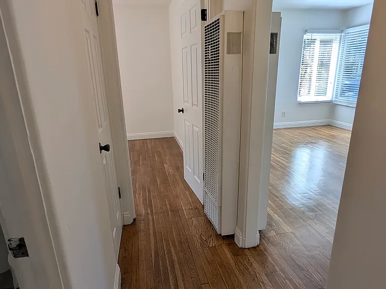 6206 Cahuenga Blvd — Photo 11