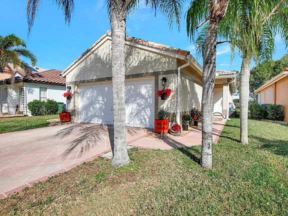 4th image of 1803 NW 208th Terrace